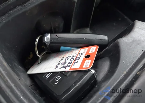 2022 Land Rover Defender 110 S from USA, damaged, VIN SALEJERX9N2075378